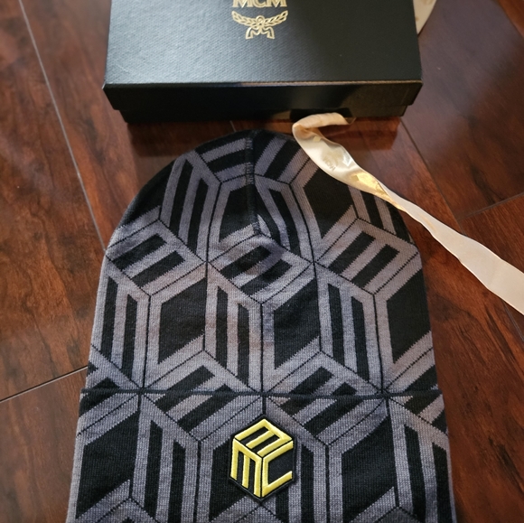 MCM Cubic Print Beanie NWOT Wool - Picture 2 of 4